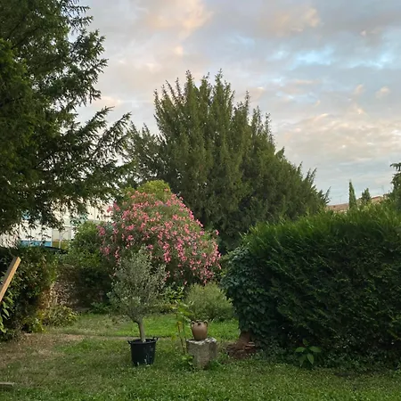 Laroulandie Penzion Blaye